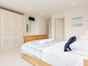 3 bedrooms, free WiFi, bed sheets