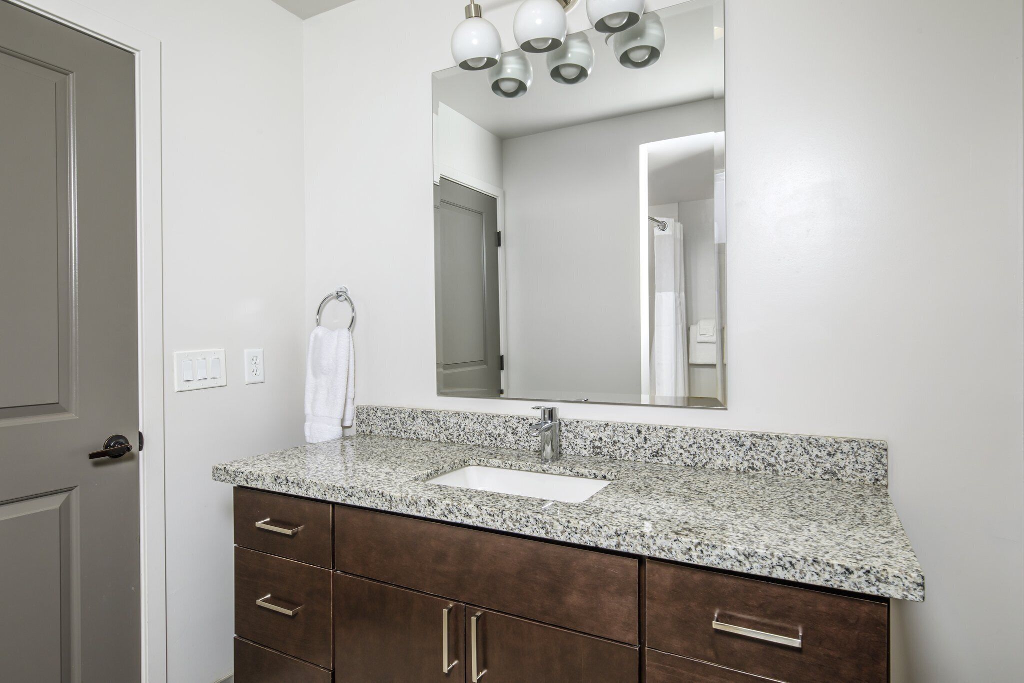 2 BR Presidential Suite near Golf Course available for Super Bowl 