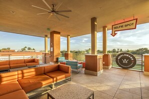 Terrace/patio - 2 BR Presidential Suite near Golf Course available for Super Bowl (Scottsdale)