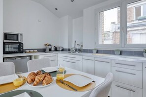 Dining - Classy, New & Large Designed Studio - Paris 16 (Paris)