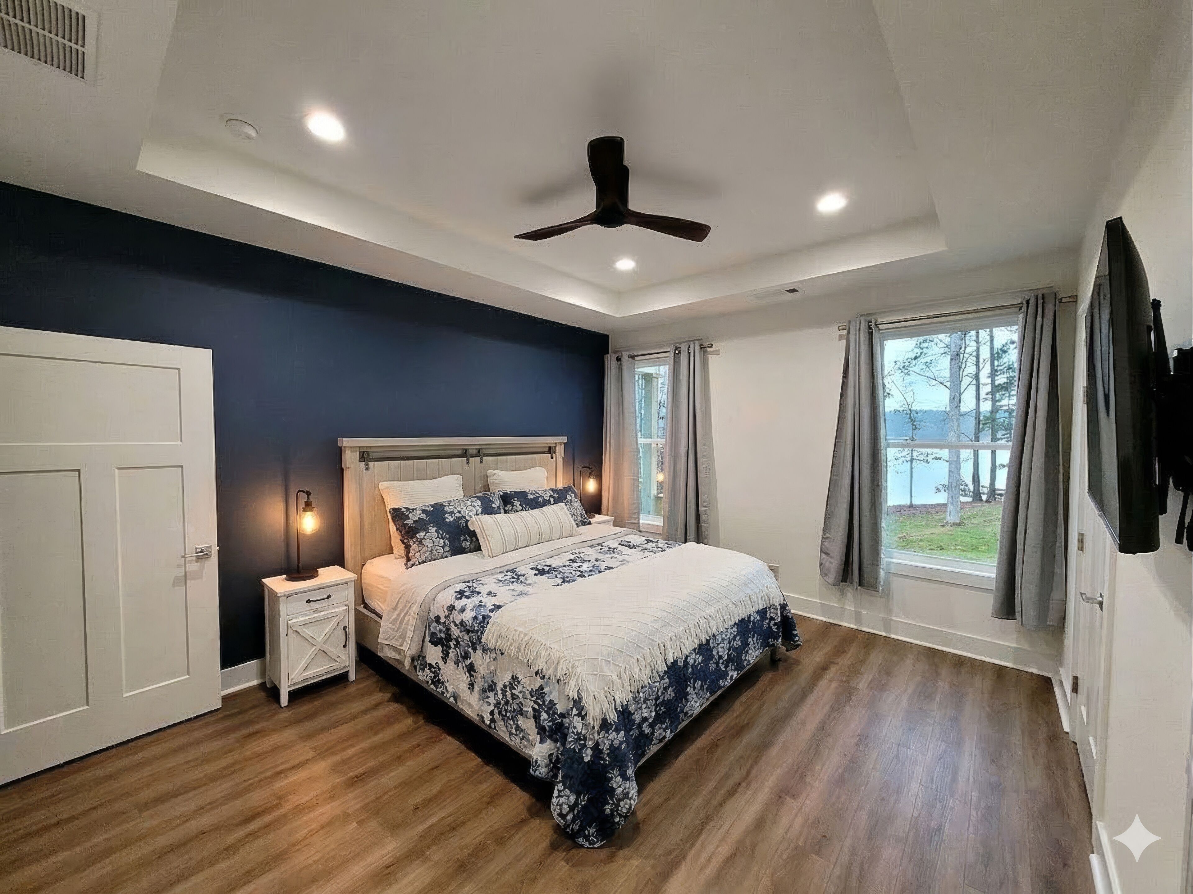 4 Schlafzimmer, Schreibtisch, Bügeleisen/Bügelbrett, Reisekinderbett