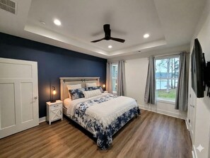 4 bedrooms, desk, iron/ironing board, travel cot