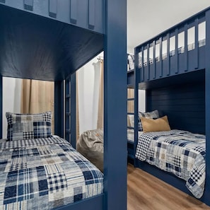 4 bedrooms, desk, iron/ironing board, travel crib