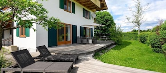Birkeneck 3 (ground floor), castle view dream holiday apartment