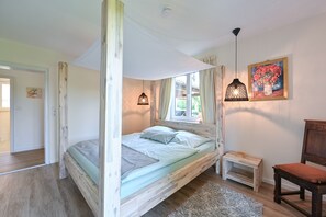 2 chambres, fer et planche à repasser, lit parapluie, Wi-Fi