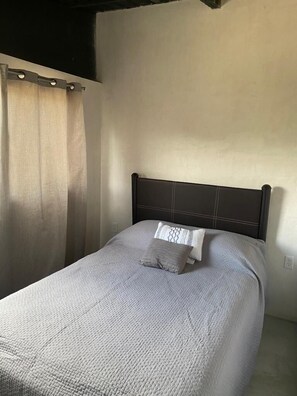 3 sovrum, skrivbord, wi-fi och sängkläder