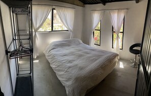 3 عدّة غرف نوم ومكتب وواي فاي وملاءات أسرّة