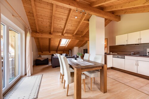 Birkeneck 1 (DG), castle view dream holiday apartment