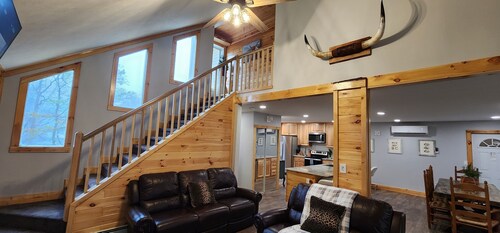 Lake & Pool Access Included, Private Backyard Hot Tub, Firepit & Arcade Room