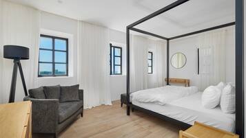 7 bedrooms, iron/ironing board, free WiFi, bed sheets