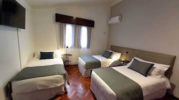 Kamar Triple Standar | Minibar, tirai kedap cahaya, kedap suara, dan Wi-Fi gratis