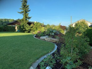 Property grounds - Spacious country house for group retreats in the Solothurn Jura (Günsberg)