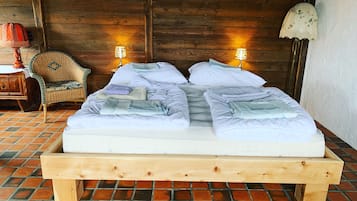 6 makuuhuonetta, työpöytä, vauvan matkasänky, ilmainen Wi-Fi