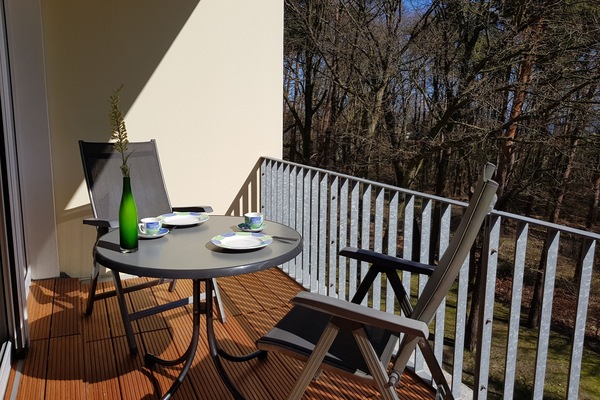 Blick vom Balkon in den Küstenwald