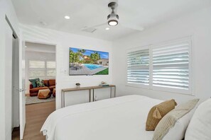 2 bedrooms, iron/ironing board, travel cot, WiFi - Huge pool + 5 mins to beach + 2 king suites (Fort Lauderdale)