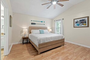 3 bedrooms, desk, iron/ironing board, travel crib