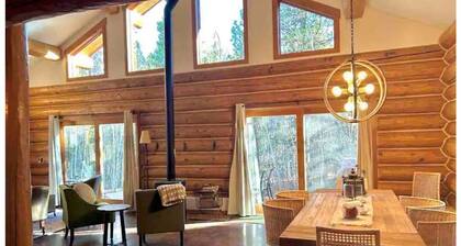 Beautiful Log Cabin- 26Mi Breck & Ski - Hot Tub- Pet-Friendly