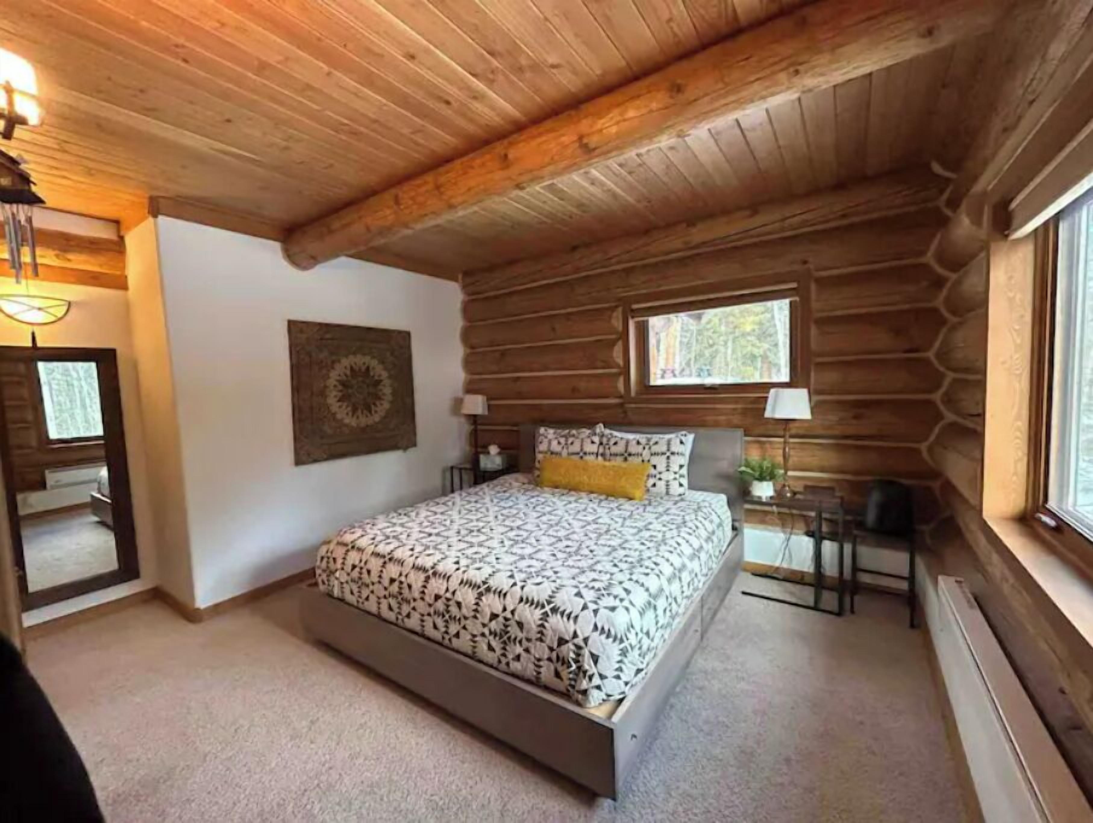 3 slaapkamers, een kluis op de kamer, een bureau