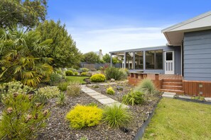 Exterior - Regent Retreat – Martinborough Holiday Home (Martinborough)