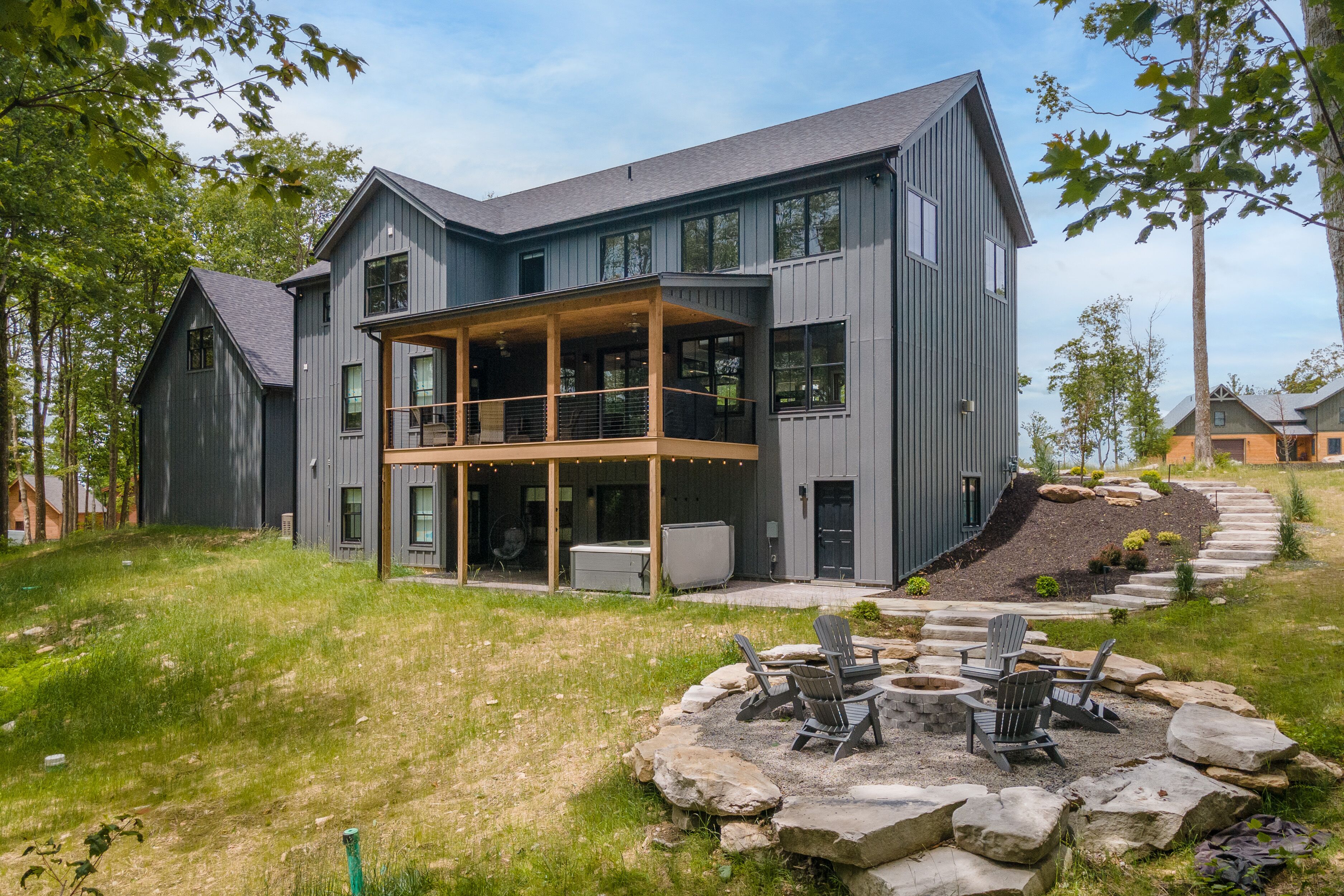New! Endless Journey: Lake Area, Ski Area, Hot Tub, Pool Table, Fireplace!