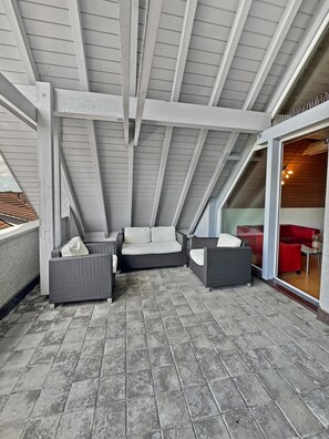 Deluxe-Suite, Blick auf den Innenhof | Blick vom Balkon