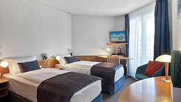 Double or Twin Room, Accessible, Ensuite | 2 bedrooms, premium bedding, memory foam beds, in-room safe