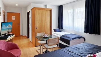 Comfort Triple Room, Private Bathroom | 2 bedrooms, premium bedding, memory foam beds, in-room safe