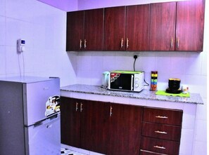 Fridge, microwave, oven, coffee/tea maker
