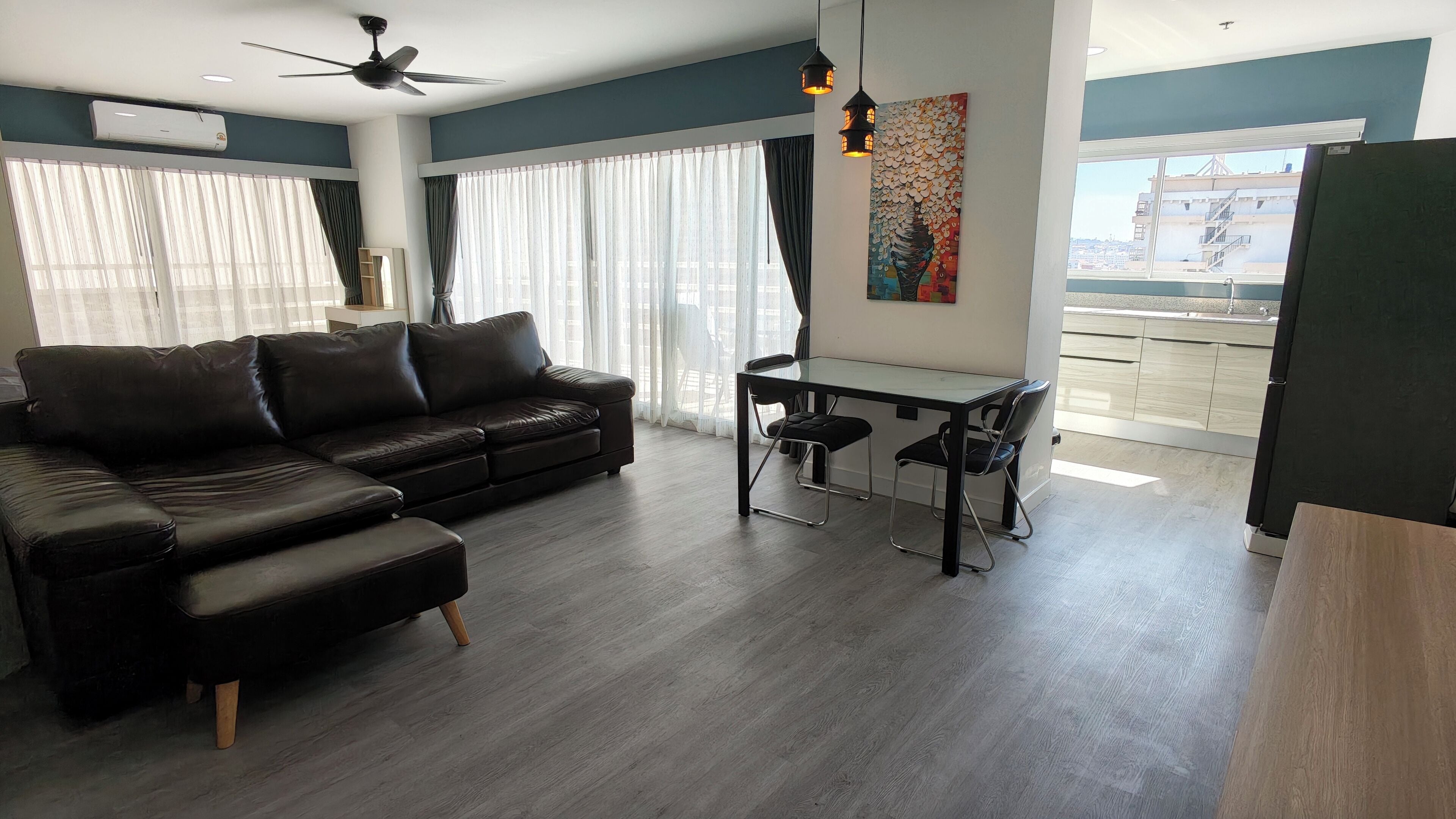 Luxury Condo | Living area