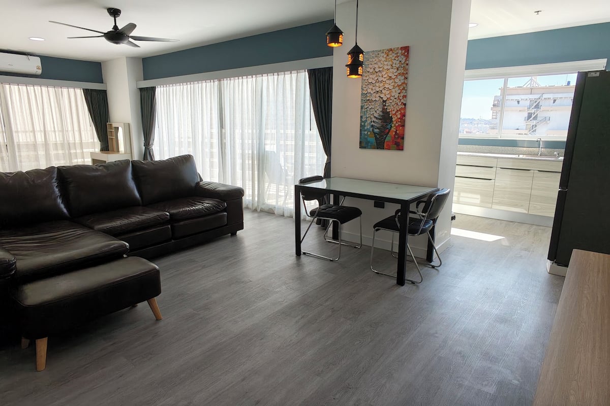 Luxury Condo | Living area