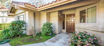 Comfy & Cozy Blacklake Golf Course Condo w/views of the fairways.