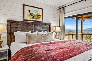 2 bedrooms, iron/ironing board, free WiFi, bed sheets - DogFriendly | BEST View | Hot Tub | Luxury (Haven) (Gatlinburg)