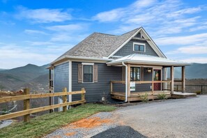 Exterior - DogFriendly | BEST View | Hot Tub | Luxury (Haven) (Gatlinburg)