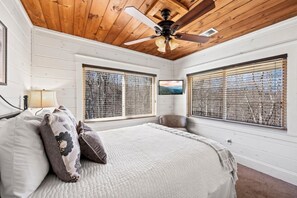 4 Schlafzimmer, Bügeleisen/Bügelbrett, kostenloses WLAN, Bettwäsche