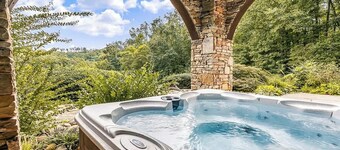 Private Pool • HotTub • PoolTbl • 4 king, 1 queen