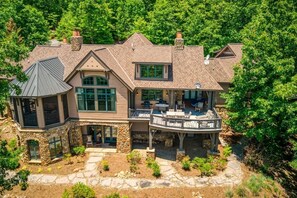 Exterior - Lux Estate • EPIC Mtn Views • HotTub • FirePit • KingSuites • Wood Fern Lodge (Gatlinburg)