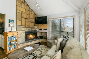 Smart TV, fireplace