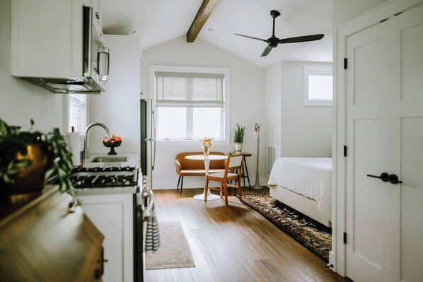 1 makuuhuone, silitysrauta/-lauta, Wi-Fi, vuodevaatteet