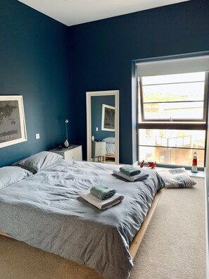 1 bedroom, WiFi - Loft style, sunny apartment in Woolwich, close to Elizabeth line (London)