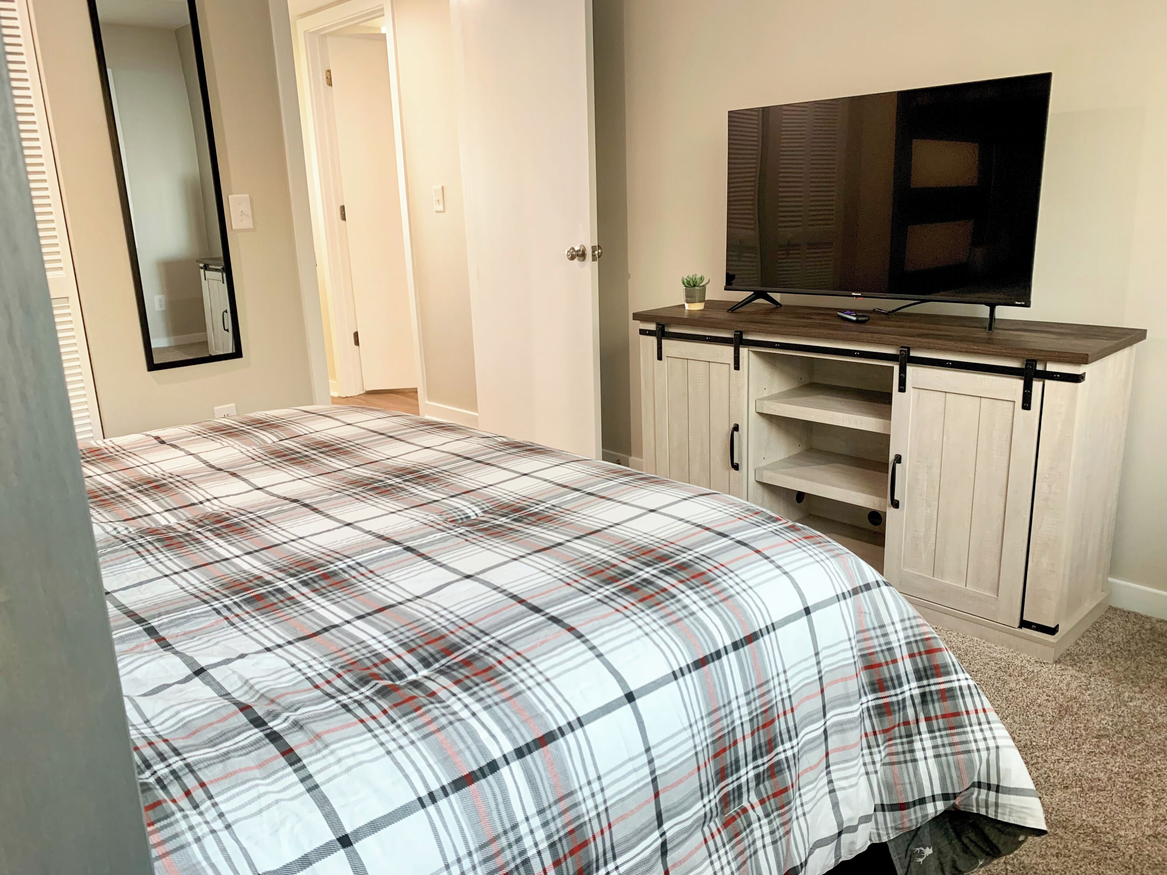 2 bedrooms, iron/ironing board, travel crib, WiFi