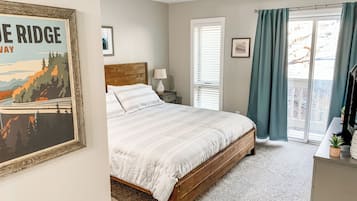 2 bedrooms, iron/ironing board, travel cot, WiFi