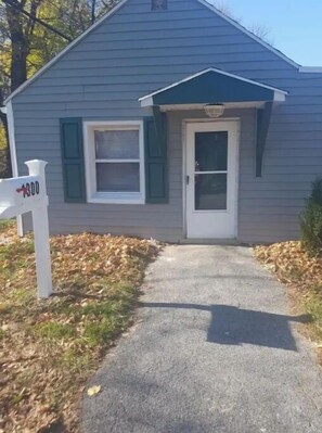 Exterior detail - 1 Bedroom RV (Harrisburg)