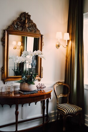 Reception - Aida Hotel (Kansas City)