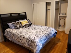 3 bedrooms, in-room safe, desk, iron/ironing board