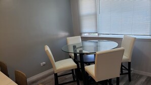 تناول الطعام
