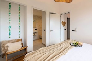 2 chambres, fer et planche à repasser, Wi-Fi, draps fournis