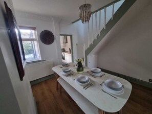 Design-Haus | 4 Schlafzimmer, Bügeleisen/Bügelbrett, kostenloses WLAN