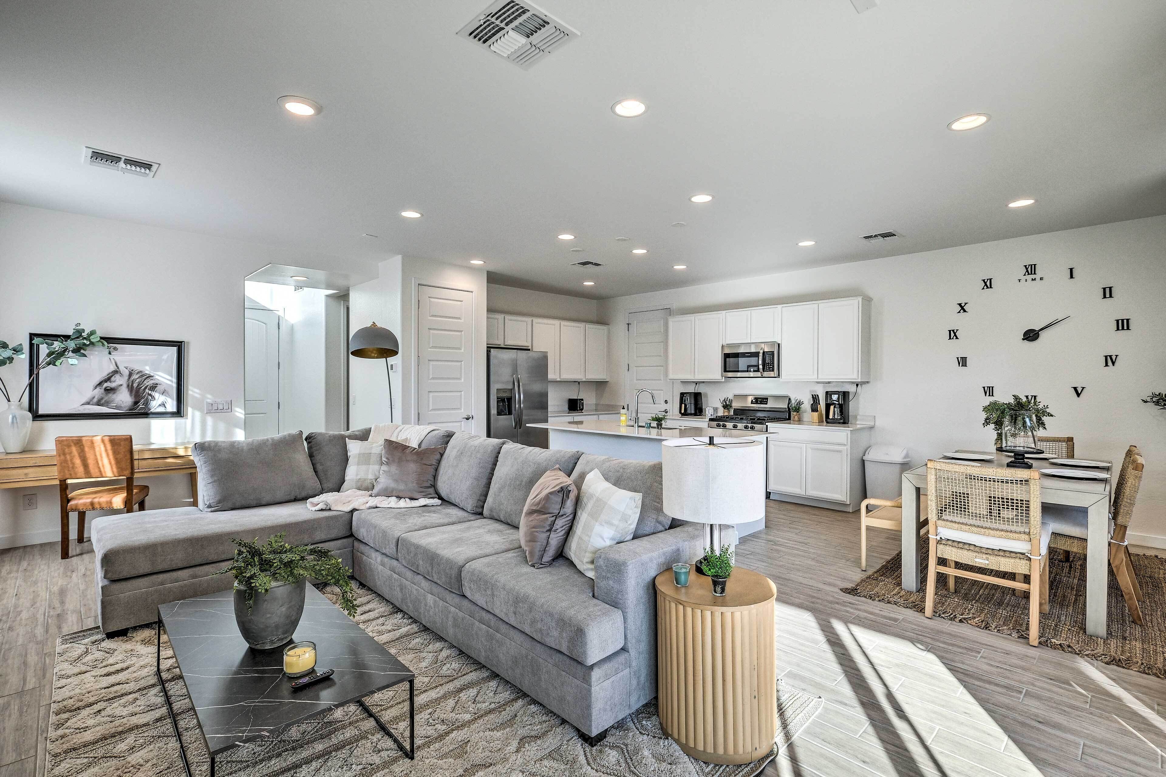 Mesa Vacation Rental w/ Community Pool Access