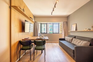 Design Studio | Minibar, individually decorated, individually furnished, desk