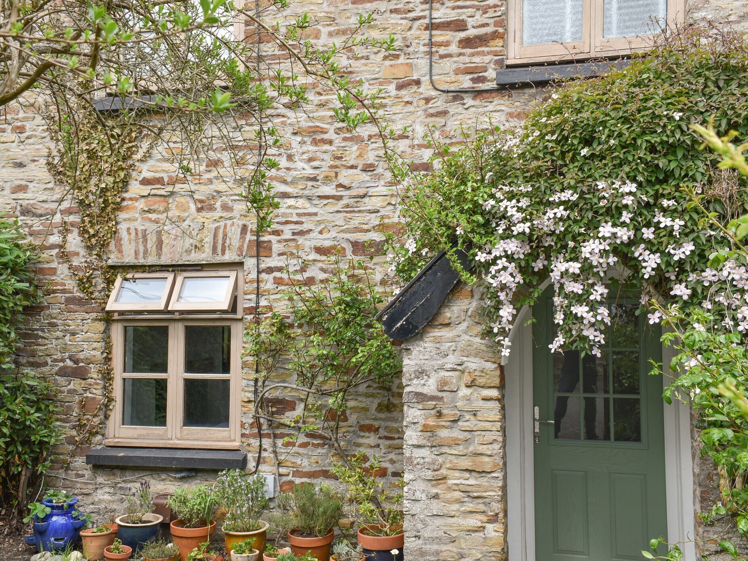4 bedroom accommodation in Abbotsham, near Bideford